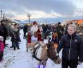 Bild: nza
Dorfweihnacht in Krummennaab. Auch der Nikolaus schaute vorbei.
