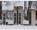 Bild: wel
Neben den Urnenstelen wird es in Gleiritsch auch Urnenbaumgräber geben, die durch kreisförmig um einen Baum eingelassene Rohre entstehen.