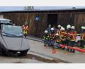 Bild: Franz Bauernfeind/exb
Die Teilnehmer wurden an der Winde geschult. Hier wird Rettung einer Person anhand der "Oslo Methode" geübt.