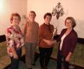 Bild: Annette Heldmann/exb
Der Obst- und Gartenbauverein Högling-Jeding ehrt die Sieger des Gartenfruchtwettbewerbs: (von links) Vorsitzende Christa Schlosser, Referentin Maria Treiber, Gewinnerin Magdalena Schmidbauer und Vorsitzende Gerlinde Ott.