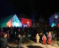 Bild: kki
Jung und Alt traf sich auf dem Dorfplatz bei "Pirk leuchtet".