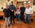 Bild: P. Scharnagl/exb
Vorstand Hans Herrmann, Präses Wolfgang Dietz und Gemeindereferent Christian Glaser ehren Hermann Utz (rechts). Josef Eichstetter war verhindert. Für Referentin Angelika Hunger gibt es ein Geschenk.