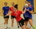 Archivbild: mhs
Natalie Fleischmann (vorne) und die HSG Nabburg-Schwarzenfeld gastieren am Samstag in Mittelfranken beim TSV Winkelhaid.