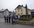 Bild: gi
Bürgermeister Armin Bulenda, Wolfgang Piehler sowie Pfarrer Udo Klösel erinnern mit den Soldaten aus Oberviechtach an das Leid und die Opfer der beiden Weltkriege.
