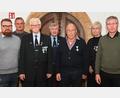 Bild: gf
Mitgliederehrung bei der Militärkameradschaft Amberg (von links): 2. MK-Vorsitzender Alexander Pawlow, Reinhard Goger, MK-Vorsitzender Franz Kölbl, Rudolf Sitter, Franz Roth, 3. MK-Vorsitzende Gabriele Wennicke und Bürgermeister Franz Badura.