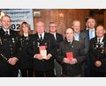 Bild: gf
Mitgliederehrung bei der Barbarafeier des Bergknappenvereins: (von links) Vorsitzender Armin Kraus, Schatzmeisterin Karin Kraus, Hans-Jürgen Reitzenstein, Bürgermeister Michael Göth, Georg Presl, Landrat Richard Reisinger. Landtagsabgeordneter Harald Schwartz und Zweiter Vorsitzender Georg Rubenbauer.