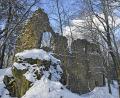 Bild: Günter Moser
Schnee bedeckt derzeit die Mauerreste der Burgruine auf dem Poppberg.