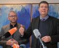 Bild: Michael Bahlo/dpa
Verdi-Chef Frank Wernicke (l) und der Verhandlungsführer der Länder, Hamburgs Finanzsenator Andreas Dressel in Potsdam.