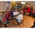 Bild: rn
Der Kinderchor der Musikschule und St. Nikolaus begleiteten die Adventfeier der Eschenbacher Senioren.