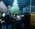Bild: hme
Der große Weihnachtsbaum war der Mittelpunkt beim Weihnachtsmarkt in Kohlberg.