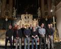 Bild: Leopold Tippmann/exb
Vorm Hochaltar in der Basilika Waldsassen stellten sich die Männer des Abschlussjahrgangs 1997/98 der Realschule im Stiftland zum Erinnerungsbild.