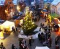 Bild: jp
Beim romantischen Kastler Adventsmarkt herrscht diesmal eher durchwachsenes Wetter. Davon lassen sich die Besucher aber nicht abhalten.