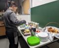 Bild: wrl
Das reichhaltige Frühstücksbuffet ist bei den Schülern beliebt.
