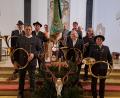 Bild: gis/exb
Wunderbare Klänge bot die Parforcehorn-Bläsergruppe Hohes Fichtelgebirge unter der Leitung von Hornmeisterin Christa Kellner (vorne, rechts).