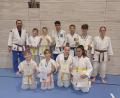 Bild: dob
TV-Judo-Trainer Bernd Koller (links) mit seiner erfolgreichen Mannschaft am Wochenende.