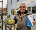 Bild: Portner
Eine Einladung nach der Kündigung vor 38 Jahren: Konrad Schneeberger (78) aus Oberviechtach freut sich über die Wertschätzung seines früheren Arbeitgebers.