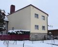 Bild: szl
Aus der Backstube (gelbes Gebäude) des früheren Eckert-Beck (rückwärtige Ansicht vom BRK-Kinderhaus) soll eine Wohnung werden.
