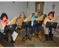 Bild: jr
Erstmals in Steinmühle zu Gast war der Veeh-Harfen-Klang mit Evi Reichl, Rita Rosner, Sigrid Schwan und Brigitte Kreil (von links). Gespielt wurden drei Instrumentalstücke.