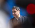 Archivbild: Peter Kneffel
Markus Söder, (CSU) Ministerpräsident von Bayern – er muss mit seiner Regierung nun nach neuen Lösungen im Fischotter-Streit suchen.
