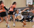 Archivbild: A. Schwarzmeier
Die Handballerinnen des HC Weiden, hier im Spiel gegen Amberg, tragen ihre Partien in der Realschulturnhalle aus. Das kostet den Club künftig wesentlich mehr Geld.