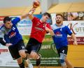 Archivbild: gud
Michael Fleischer (Mitte) durchbricht die gegnerische Abwehr. Gegen die HSG Erlangen/Niederlindach hoffen die Oberviechtacher Handballer auf die Wiederholung des Hinrundenerfolgs.