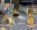Bild: Doris Weiß/exb
Die dritte Station des Ammerthaler Weihnachtsweges stellt Maria und Josef auf dem Weg zur Volkszählung nach Bethlehem dar.
