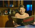 Bild: Portner
45 Jahre Nikolaus sind genug: Erika Hammerer aus Schönsee legt das Goldene Buch jetzt beiseite.