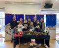 Bild: Mittelschule Kemnath/exb
Alexander Neumann, Tony Brunner, Emma Schultes und Andrej Janz (vorne von links) sind die besten Vorleser. Mit auf dem Bild sind (hinten von links) Christian Beck (Klassenleiter), Toni Waldmann, Julia Küffner, Norbert Lang (alle Jury) und Rektorin Christine Wiesend.