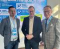 Bild: Dr. Rüth/exb
Reiner Meier, MdB a.D., CSU-Generalsekretär Martin Huber und Dr. Michael Rüth im Gespräch über das Krankenhaus in Tirschenreuth.