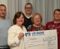 Bild: gf
Über die Spende freuen sich (vorne, von links) die SkF-Vorstandsmitglieder Simone Hoppe und Marianne Gutwein sowie (dahinter, von links) die C-HV-Vorstände Marco Haneder, Herbert Kremser und Andreas Reindl.