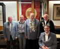 Bild: Martin Lange/exb 
Königsproklamation bei den Feuerschützen: (von links) Schützenmeister Kurt Falk, 1. Ritter Karl Hajek, Schützenkönig Herbert Bauer, 2. Ritter Klaus Staszek und Oberschützenmeister Jürgen Weiß.