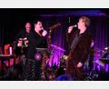 Bild: prh
Zwei, die sich auf der Bühne blind verstehen: Steffi Denk und Markus Engelstädter. Das vorweihnachtliche Konzert der besonderen Art riss einmal mehr das Schafferhof-Publikum von Beginn an mit.