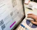Bild: Jens Kalaene/dpa
E-Rezepte sollen Anfang 2024 zum Standard und für die Praxen verpflichtend werden.