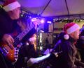 Bild: Kunz
Die "Strandläufer" aus Amberg bei ihrem Auftritt auf dem Christkindlmarkt in Weiden.