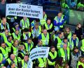 Archivbild: Petra Hartl
"Wenn der Hastor kummt, dann geht's hier rund": Im April 2017 protestieren 700 "Grammerer" in Haselmühl gegen den Investor.