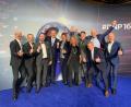 Bild: exb
Großer Jubel und Freude bei Schott. Das Team freute sich über gleich zwei silberne Kugeln bei der feierlichen Preisverleihung des Deutschen Nachhaltigkeitspreises (DNP) in Düsseldorf.