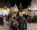 Bild: upl
Wiedersehen am Amberger Weihnachtsmarkt: Vlasios Kondis (links) aus Griechenland und Christian Lorenz.