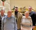 Bild: ASP/exb
Zweiter Bürgermeister Günter Koller (von links), Ehrenvorsitzender Werner Reimer, Vorsitzender Stefan Frank, Ingrid Reimer sowie CSU-Vorsitzender Patrick Fröhlich,
