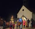Bild: bey
Die Dorfgemeinschaft Vöslesrieth feiert stimmungsvoll das bevorstehende Weihnachtsfest.