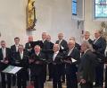 Bild: cro
Der Männergesangverein Flossenbürg unter der Leitung von Herbert Kraus brilliert beim Weihnachtskonzert.