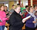 Bild: rgr
Der Projektchor singt am Heiligen Abend in der Friedenskirche.