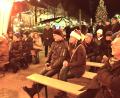 Bild: ubb
Die Betthupferlgeschichten unterm Christbaum veranstaltet der Stadtmarketingverein Tirschenreuth seit 2008 für Kinder. Heuer gab es erstmals eine Vorlese-Stunde für Erwachsene. Das Angebot war gut besucht.