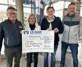 Bild: Andreas Royer
Übergabe des symbolischen Spendenschecks im Autohaus Auers mit (von links) Geschäftsführer Winfried Auers, Birgit Auers, Stefan Reither, Leiter des Ernst-Naegelsbach-Hauses, sowie Verkaufsleiter Alexander Rall.