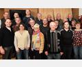 Bild: Alpenverein Marktredwitz/exb
Michael Rabus (vorne links) und Rainer Rahn (hinten links) ehrten Michael Wildenauer (hintere Reihe von links), Thomas Neufeld, Herbert Leupold, Siegfried Bauer, Josef Robl und Dr. Hans-Frieder Roblick sowie -(mittlere Reihe, von links) Mario Wuttke, Wilhelm Englmann, Rudolf Wildenauer, Birgit Übelmesser, Heinz Groschwitz und Christa Besold sowie (vordere Reihe, von links) Claudia Wuttke, Ute Pausch, Fritz Gräf, Carmen Yasar und Heike Wildenauer für ihre langjährige Mitgliedschaft.