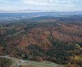 Archivbild: mür
Werden künftig im Hessenreuther Wald (im Vordergrund die B299) Windkraftanlagen gebaut? Darüber wird schon seit Jahren gestritten und diskutiert.