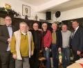 Bild: Manfred Pleier/exb
Stellvertretender Vorsitzender Werner Ponnath, Schriftführer Manfred Pleier (von rechts) sowie Chorleiter Sebastian Ponnath dankten Heinz Petri, Anton Schinner, Eugen Ponnath und Thomas Bartmann (von links) für ihre Verbundenheit zum Chorgesang.