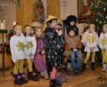 Bild: dob
Kinder der Welt kommen in der katholischen Stadtpfarrkirche in Bethlehem an Heiligabend an.