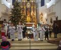 Bild: stn
Im Krippenspiel in der Stadtpfarrkirche bringen vier Sterne das Licht zu den Menschen.