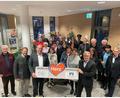 Bild: Volksbank Raiffeisenbank Nordoberpfalz/exb
Geschäftsstellenleiter Dieter Ernstberger (vorne, Dritter von links) und Regionalmarktleiter Harald Zottmeier (vorne, rechts) mit den Spendenempfängern aus Mitterteich und Umgebung.
