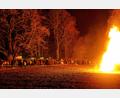 Archivbild: bsc
Bis zu 500 Besucher lockte das große Bergfeuer der Gemeinde Friedenfels und des Teams Tourismus in der Vergangenheit auf den Schusterberg. Wegen umgestürzter Bäume und aufgeweichten Bodens wurde die Veranstaltung nun abgesagt.